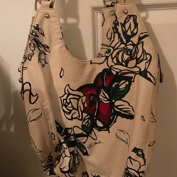 Steven Madden heart and rose graphic hand bag - Picture 3 of 4